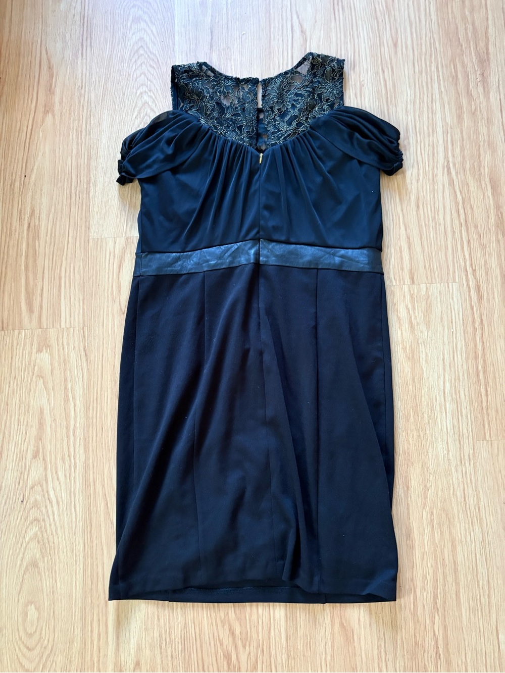 Thalia Sodi black & gold cold shoulder stretchy sheath dress sz 12 dark romantic - Picture 10 of 10